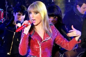 taylor-swift-new-years-eve-2013.jpg image
