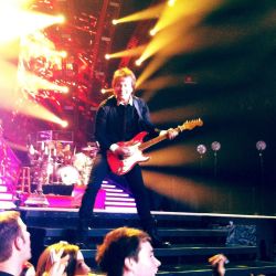 Paul Sidoti didn't wait long to bust out brand new Fender custom Strat - AZ (Photo: Fender)