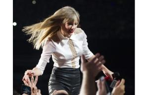 VANCOUVER. JUNE 29 2013 Taylor Swift performs her Red Tour at BC Place Stadium, Vancouver June 29 2013. Gerry Kahrmann / PNG staff photo) ( For Prov/Sun Entertainment )