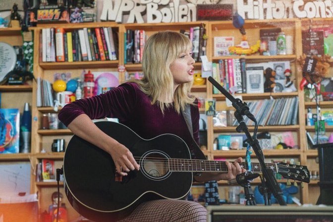 taylorswift13_2019-Oct-11